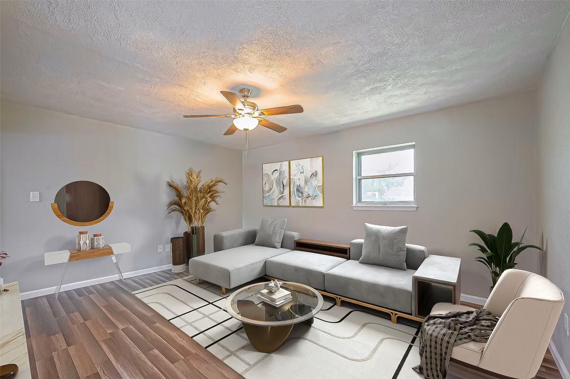 Photo 5 of 111 N 11th Street, Highlands, TX