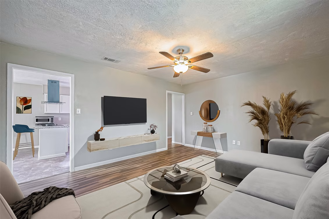 Photo 7 of 111 N 11th Street, Highlands, TX
