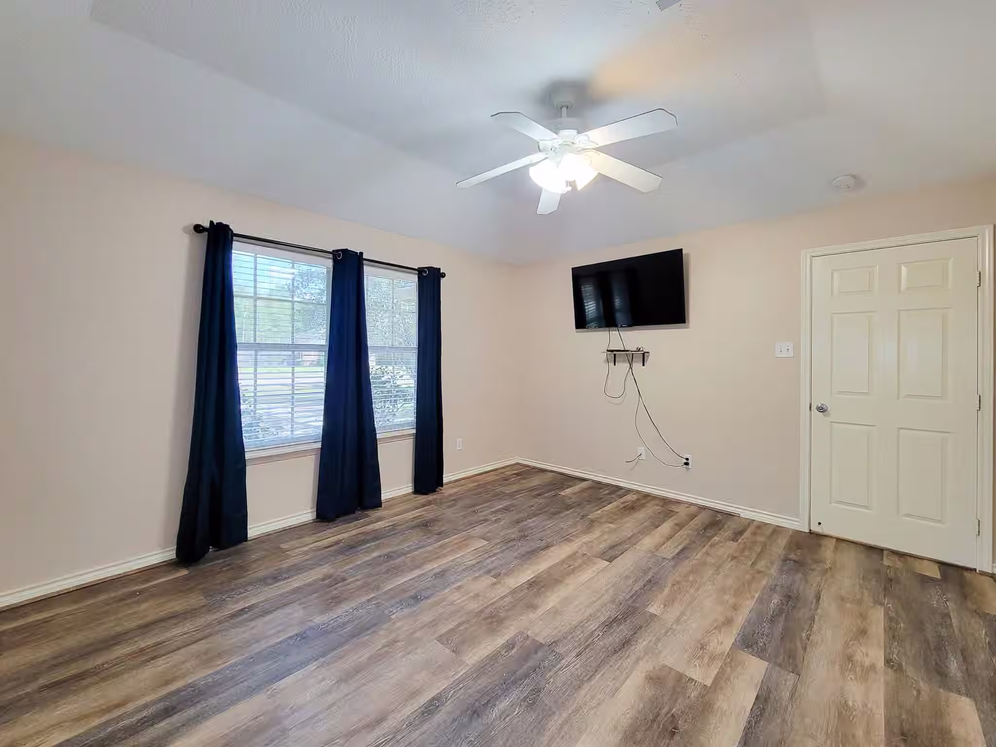 Photo 6 of 1000 Shell Avenue, Cleveland, TX