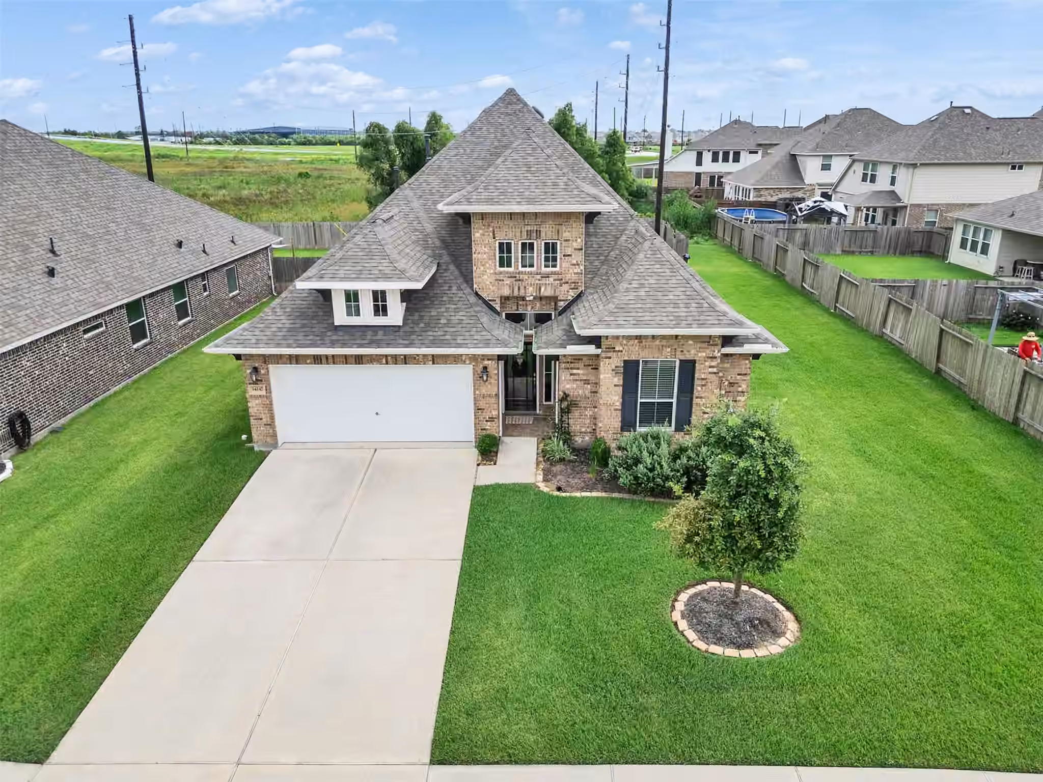 Photo 3 of 14247 Medina Drive, Baytown, TX