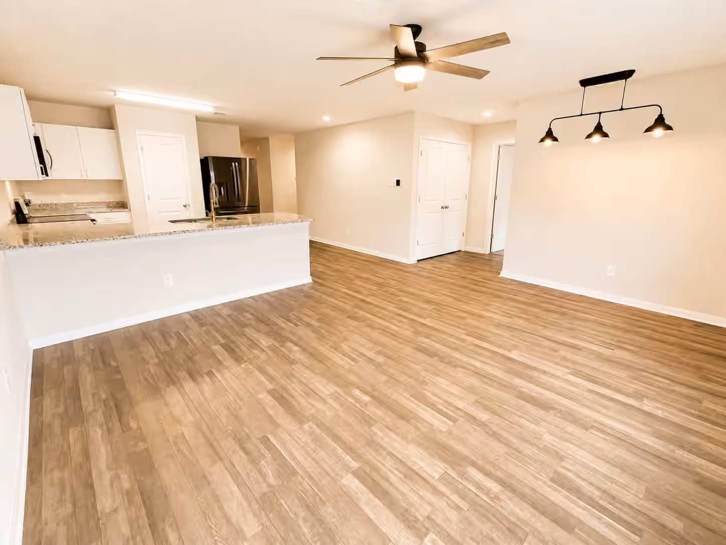 Photo 3 of 15674 Briar Forest Drive, Conroe, TX