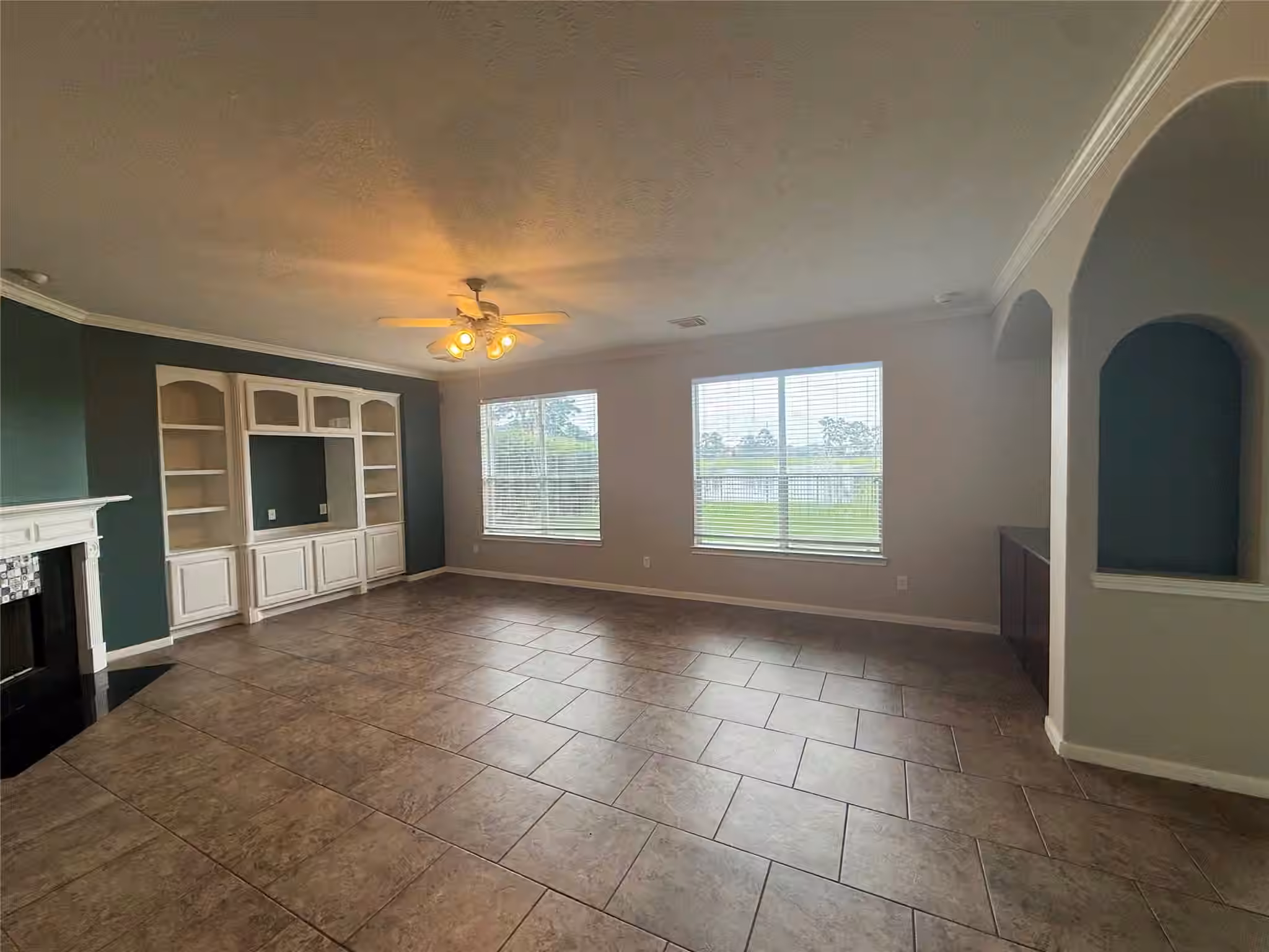 Photo 7 of 19414 Countryroad Drive, Spring, TX