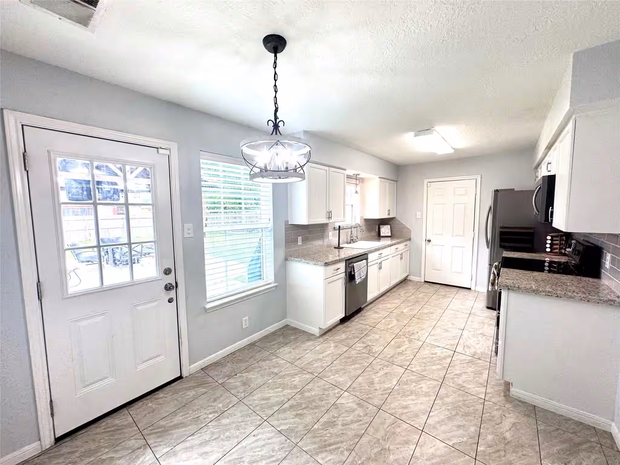 Photo 3 of 2809 La Mesa Street, Bay City, TX