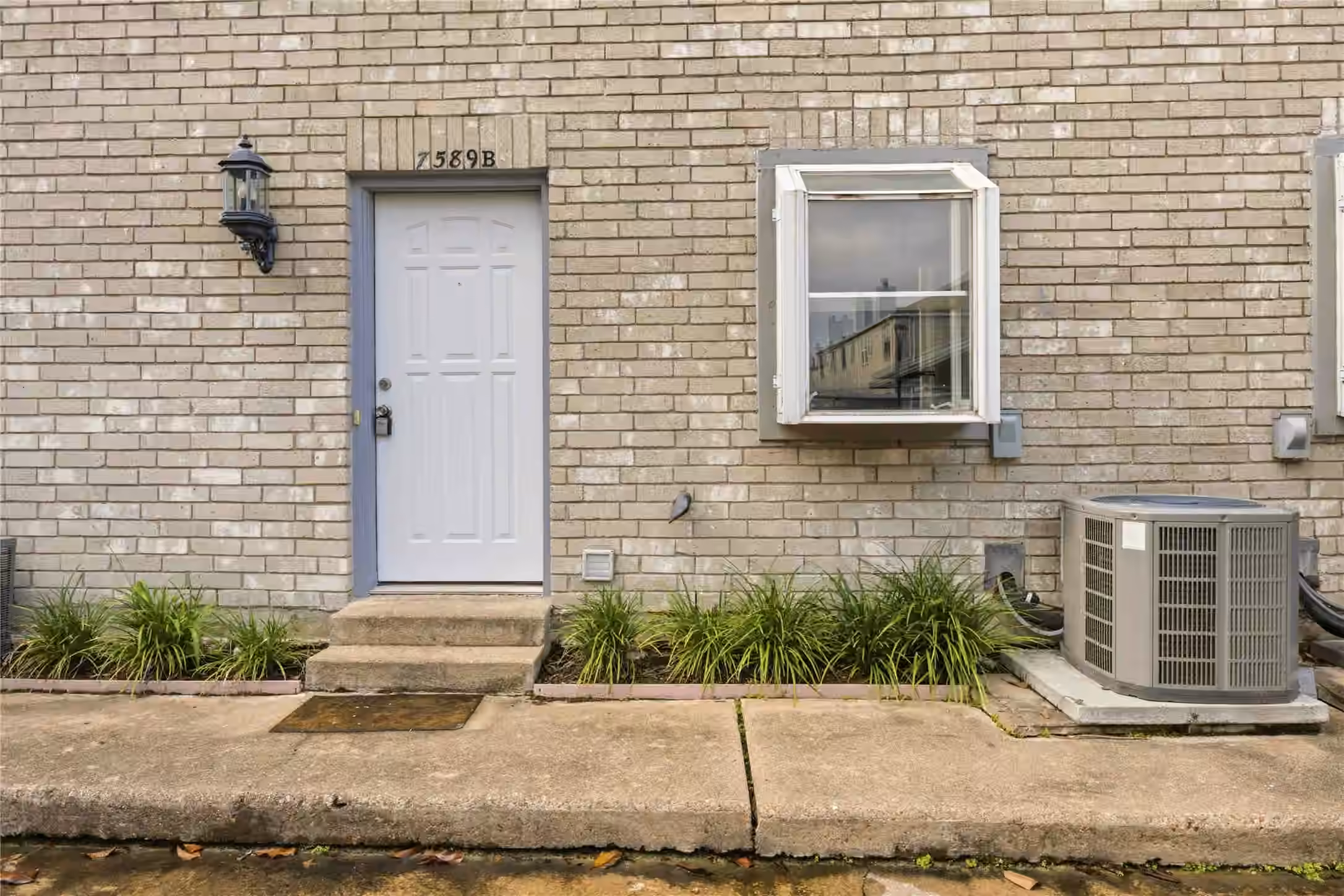 Photo 2 of 7589 Cambridge Street B, Houston, TX