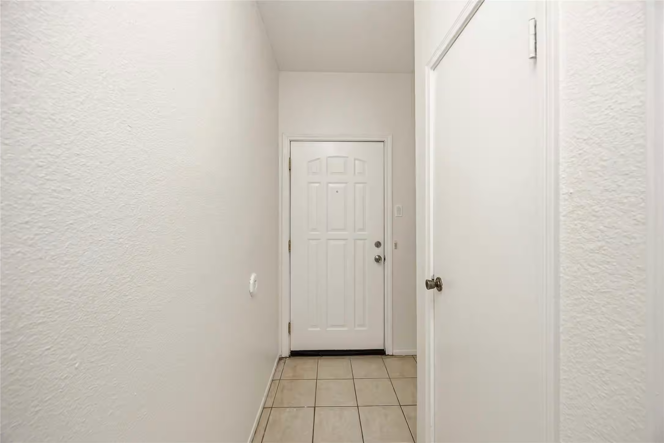Photo 3 of 7589 Cambridge Street B, Houston, TX