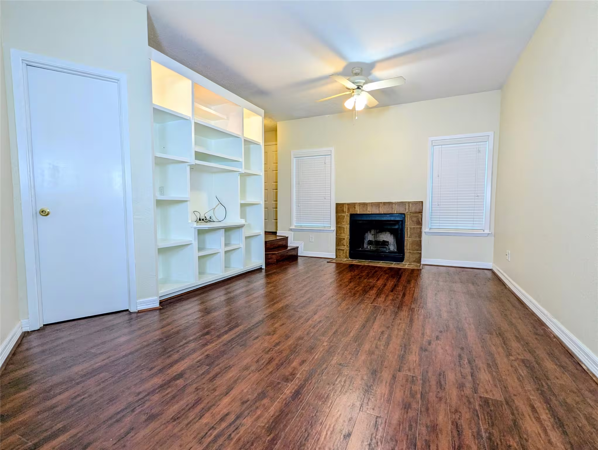 Photo 2 of 2011 Spenwick Drive 412, Houston, TX