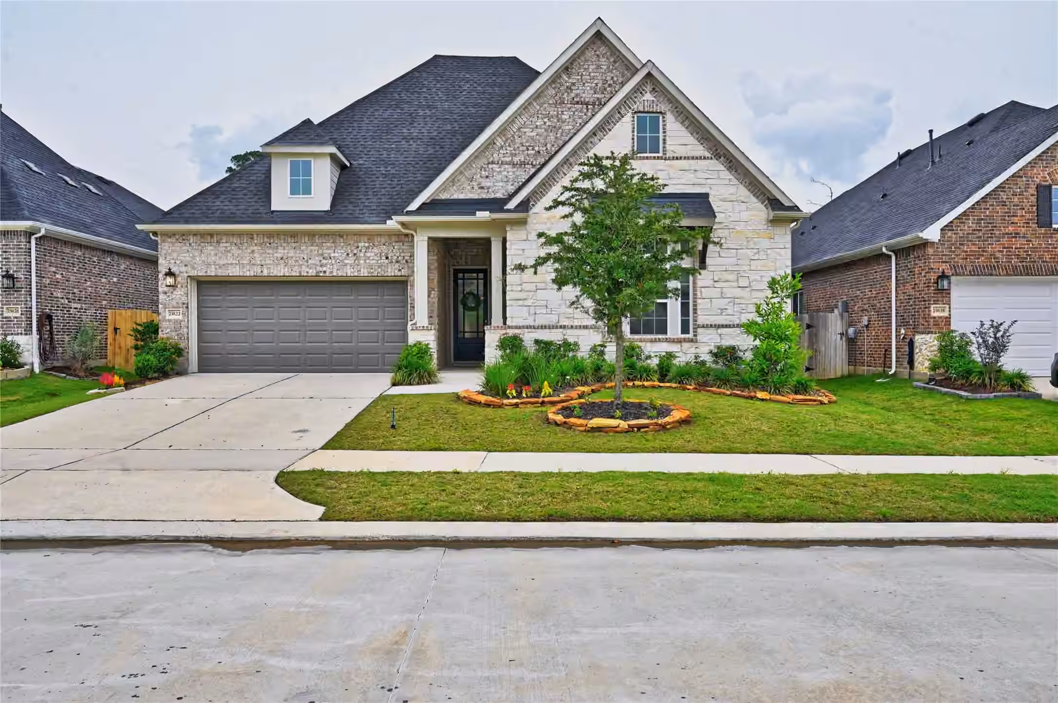 Photo 3 of 29622 Conifer Street, Tomball, TX