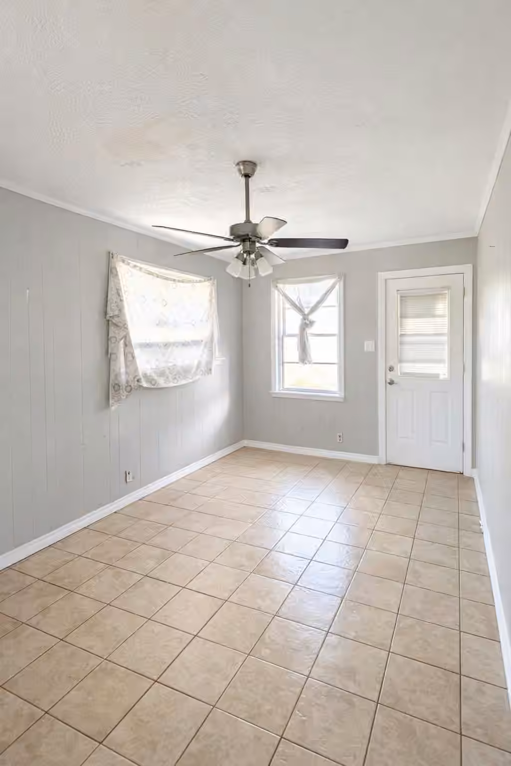 Photo 3 of 2919 Staples Street, Houston, TX