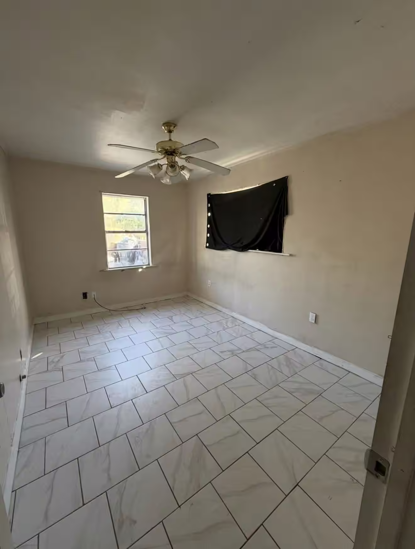 Photo 6 of 2919 Staples Street, Houston, TX