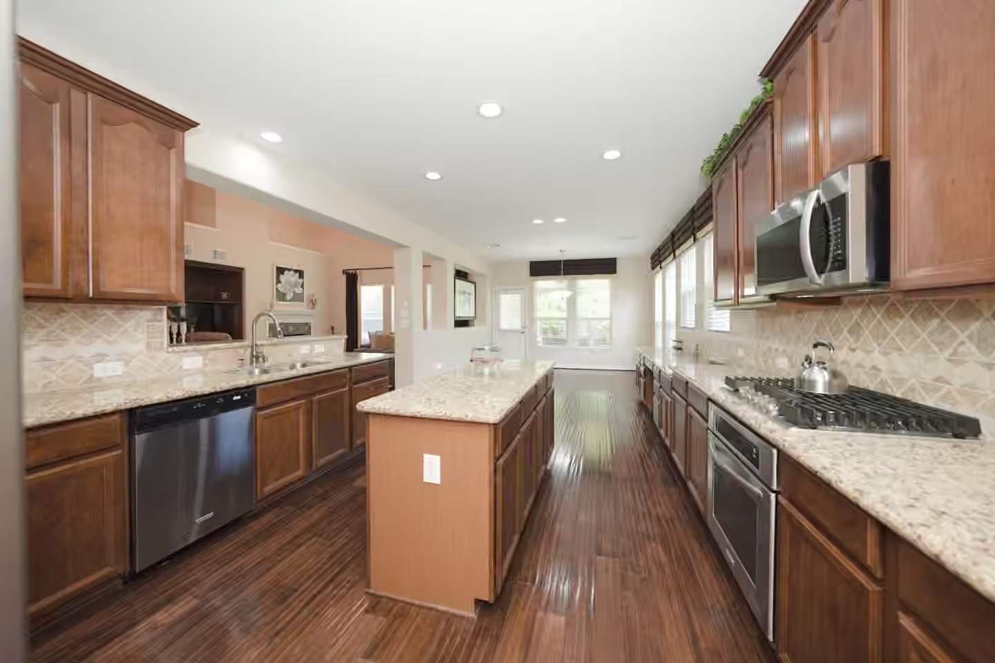 Photo 7 of 10005 Willowmoor Lane, Brookshire, TX