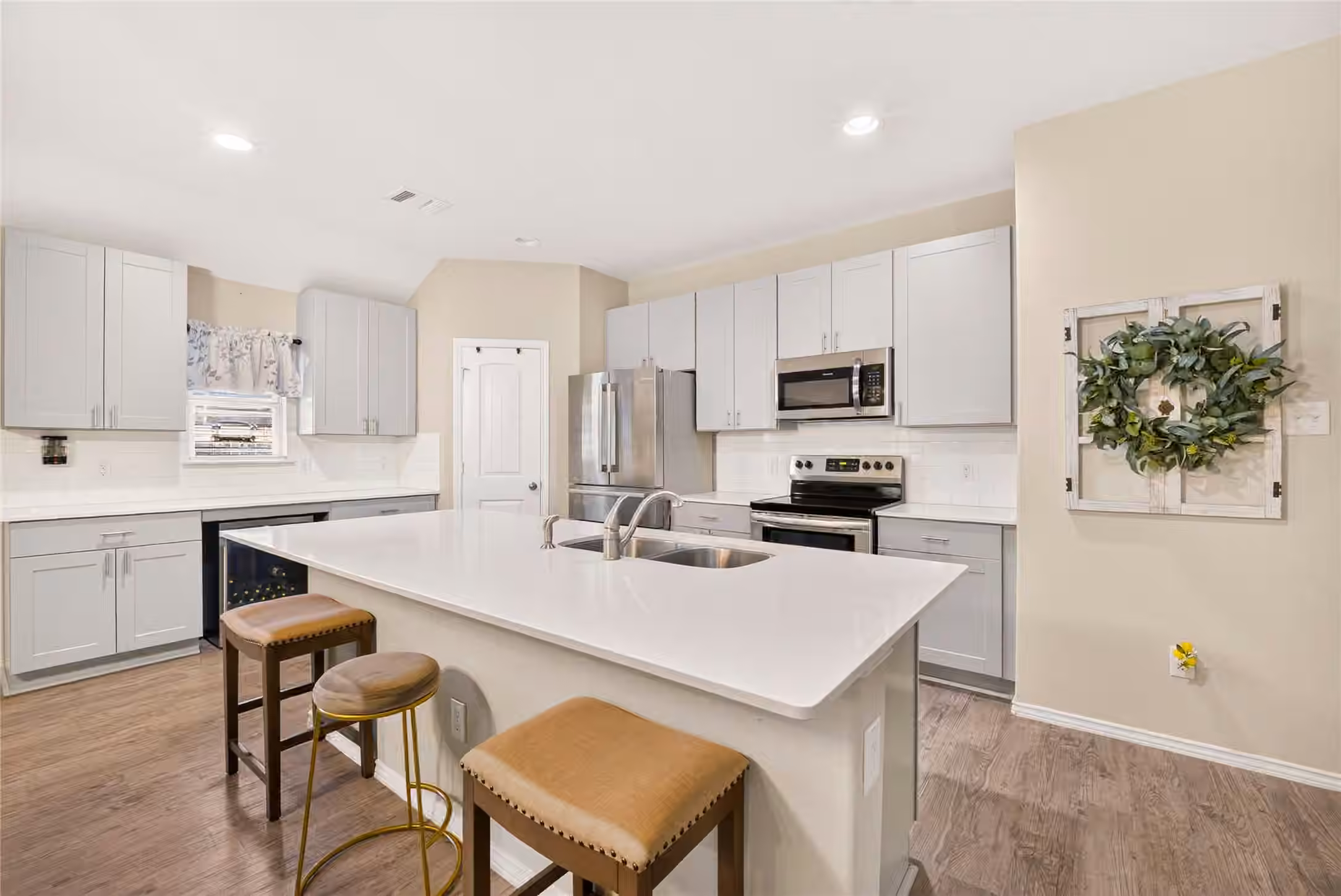 Photo 6 of 9805 Hunter Springs Drive, Conroe, TX