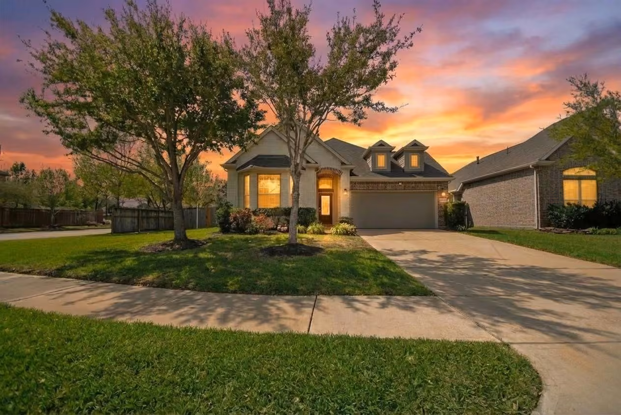 Photo 2 of 1527 Giles Drive, Richmond, TX