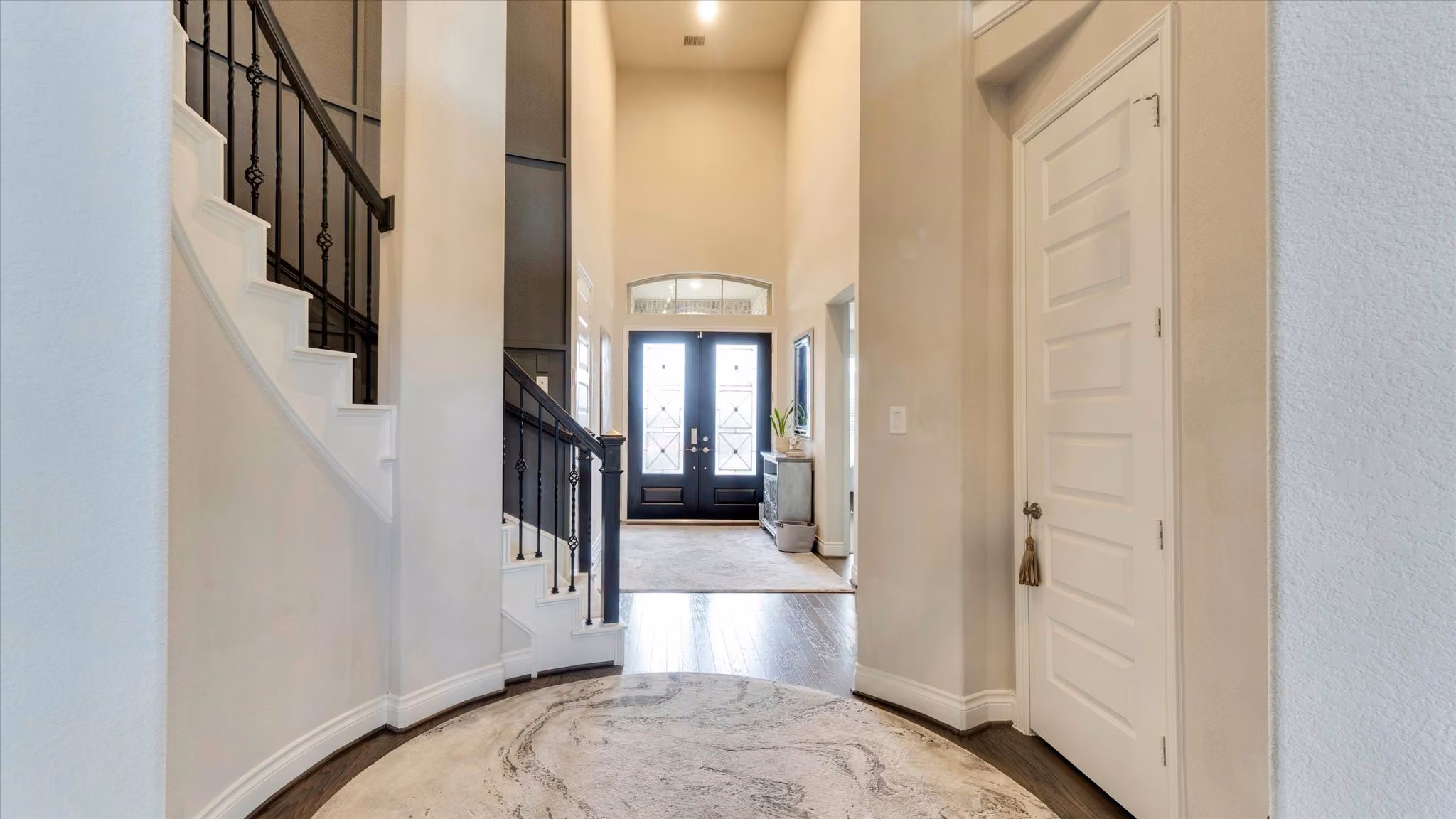 Photo 2 of 15407 Tupelo Spur Drive, Cypress, TX