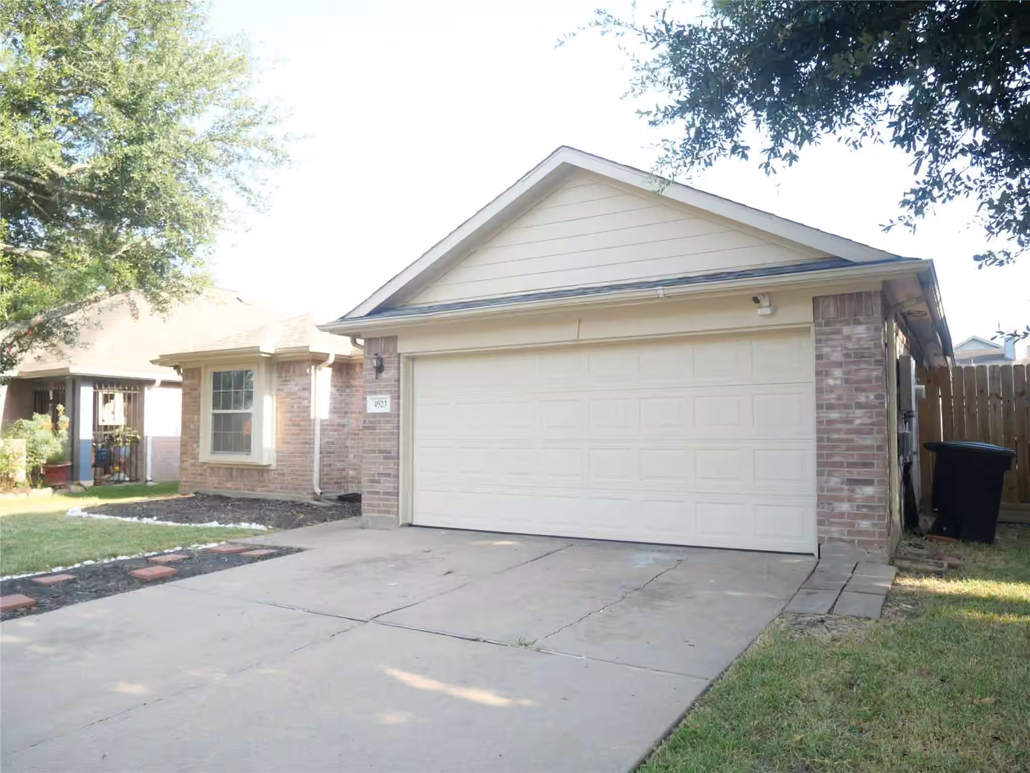 Photo 3 of 4923 Callery Creek Drive, Houston, TX