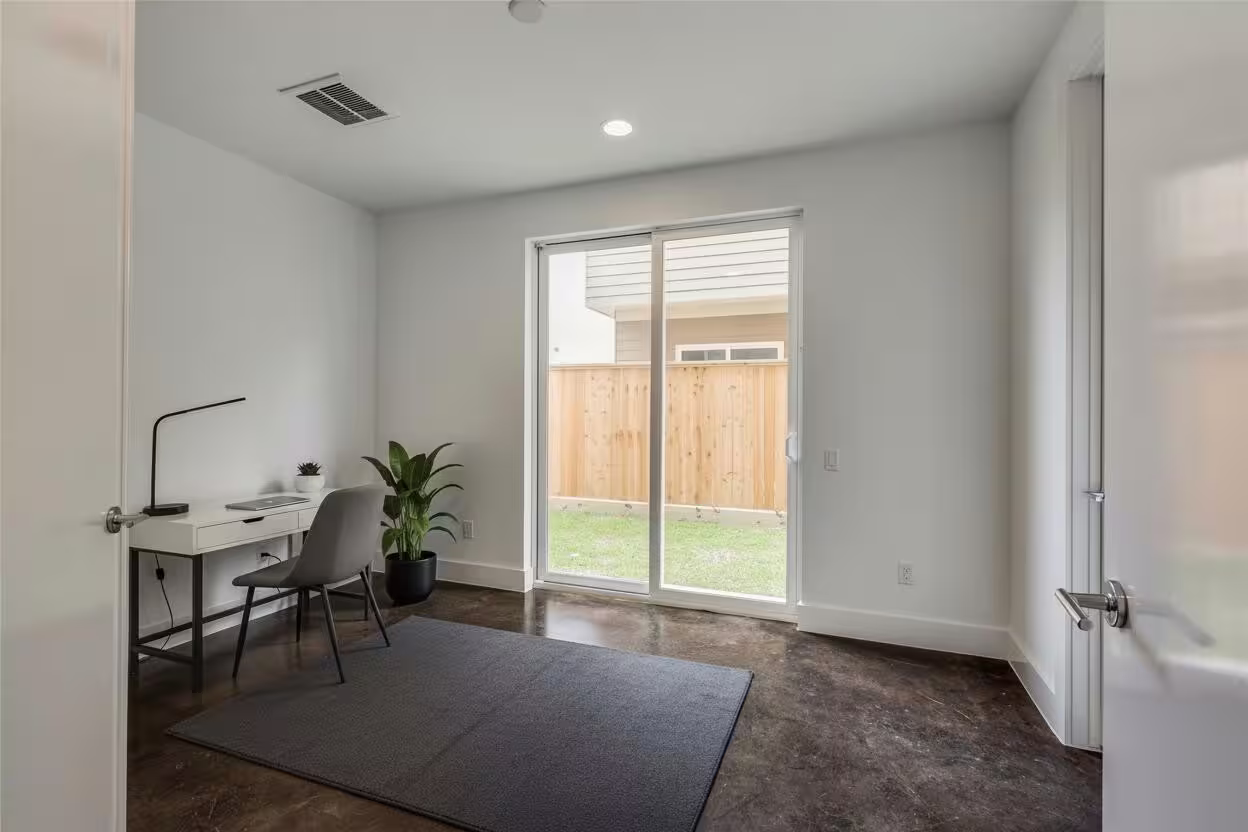 Photo 3 of 2345 Sperber Lane, Houston, TX