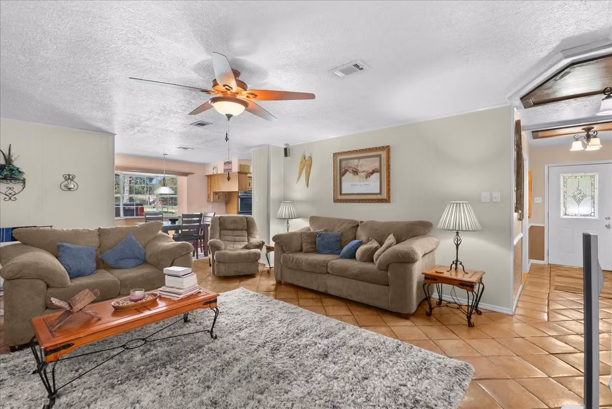 Photo 4 of 12615 Old River Drive, Mont Belvieu, TX