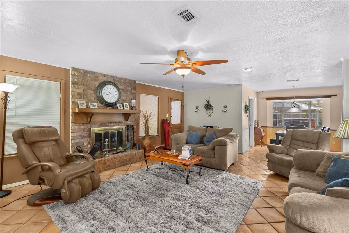 Photo 5 of 12615 Old River Drive, Mont Belvieu, TX