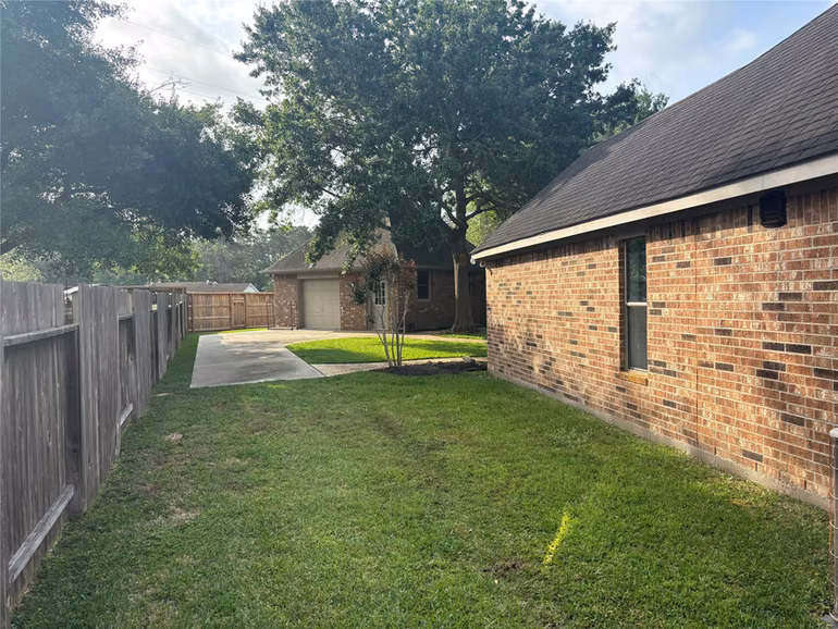 Photo 6 of 16003 Rustlers Trail Lane, Cypress, TX