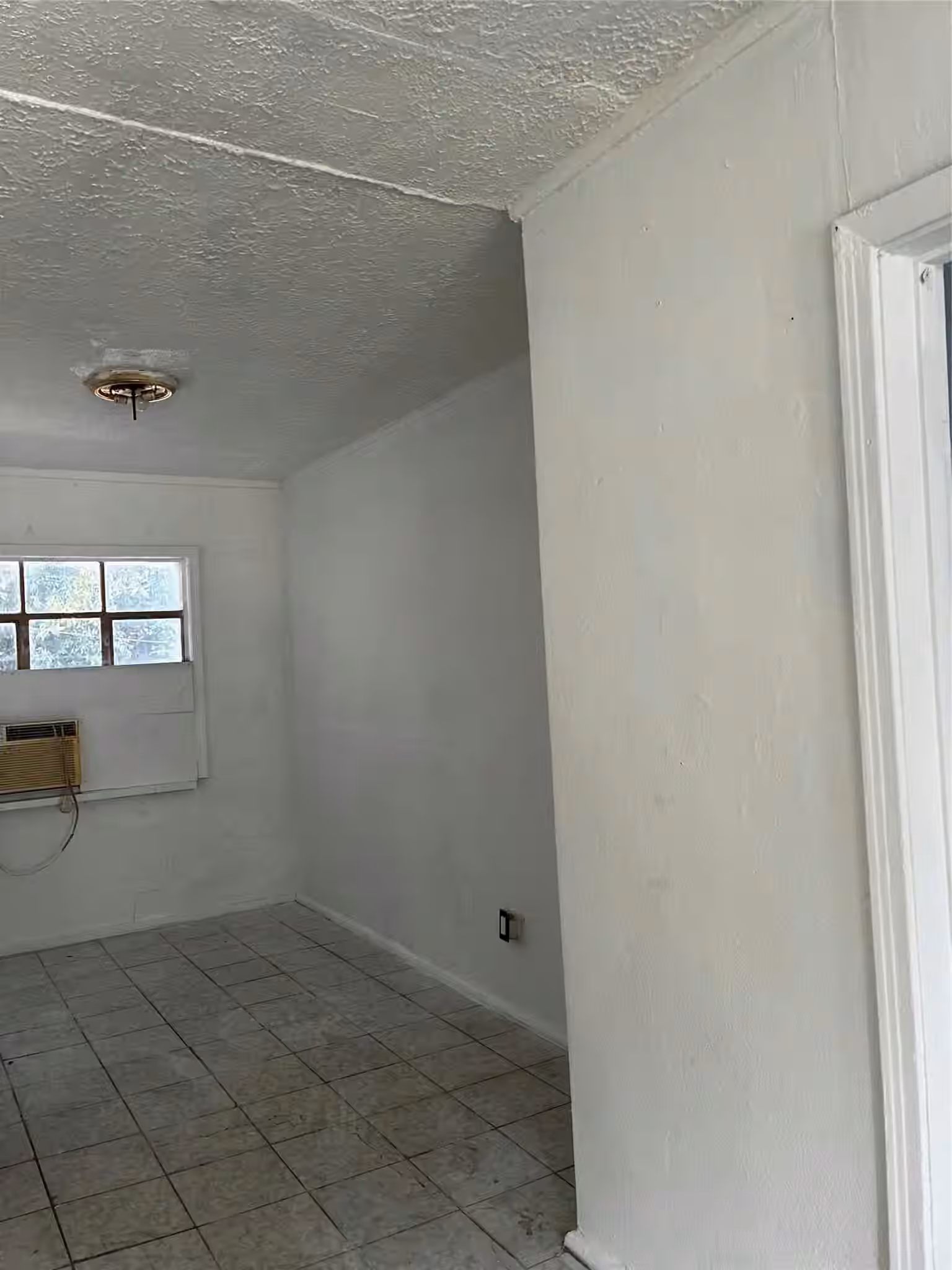Photo 4 of 913 Anthony Court, Pasadena, TX