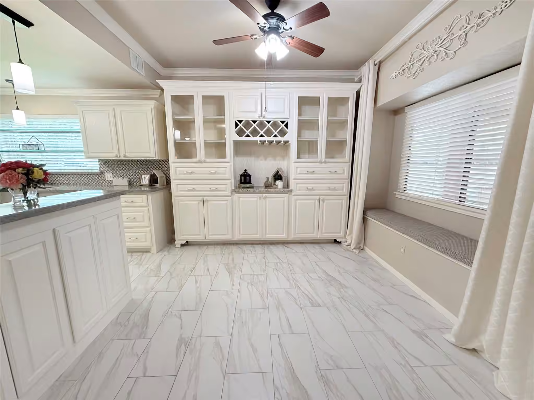 Photo 7 of 205 Peppermint Drive, Lake Jackson, TX