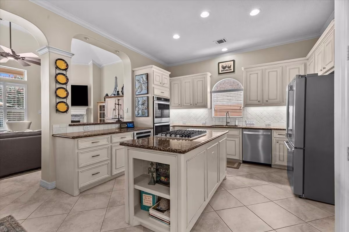 Photo 6 of 16331 Jordyn Lake Drive, Tomball, TX