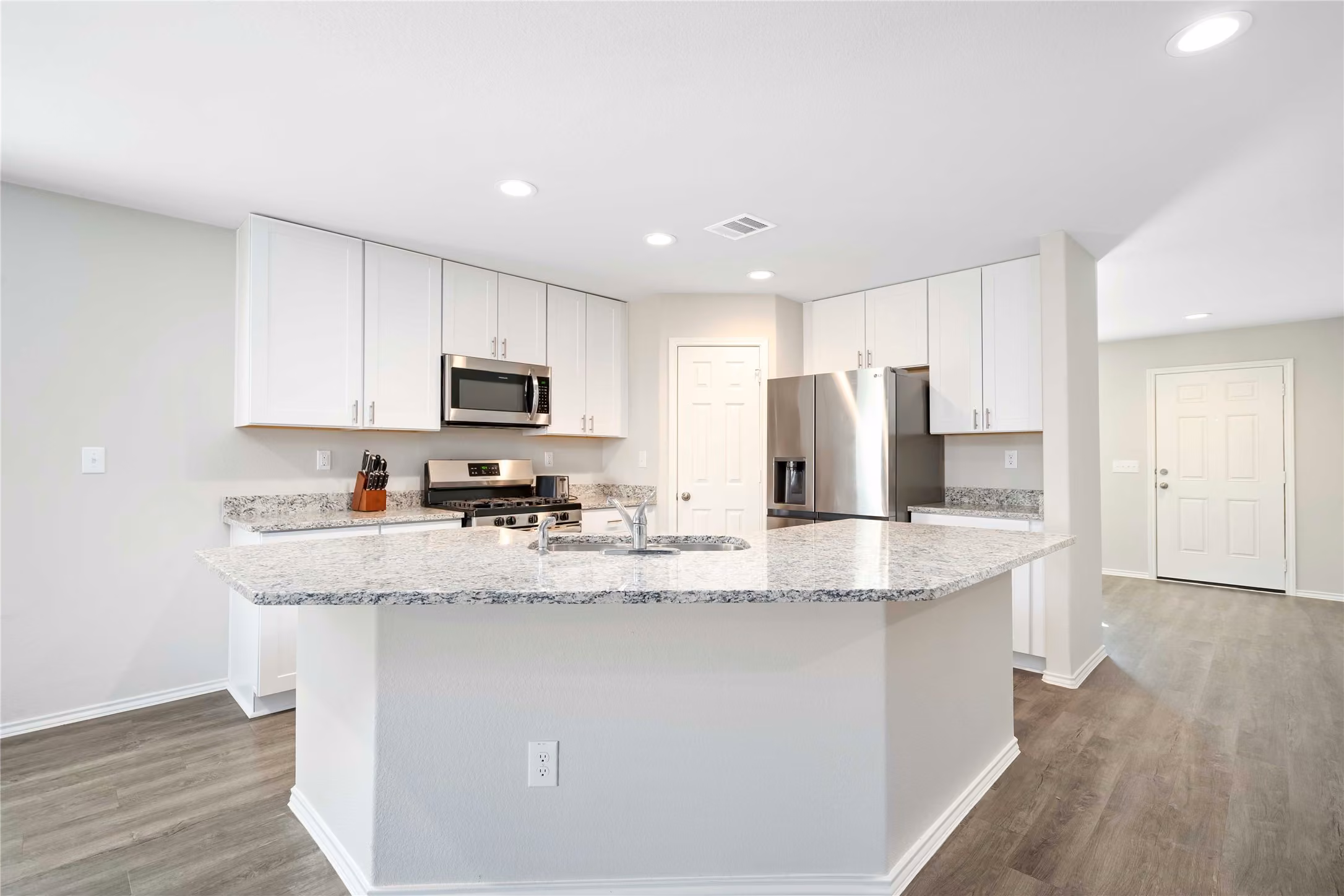 Photo 7 of 4226 Stuebner Hill Drive, Houston, TX
