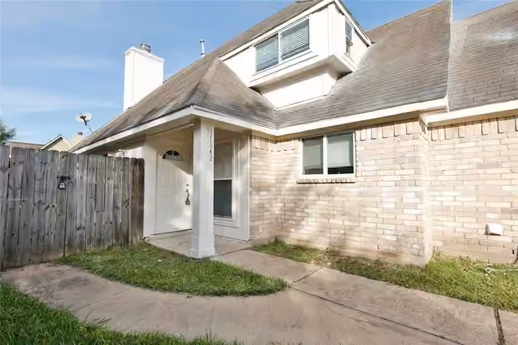 Photo 2 of 17642 Northfalk Drive, Houston, TX