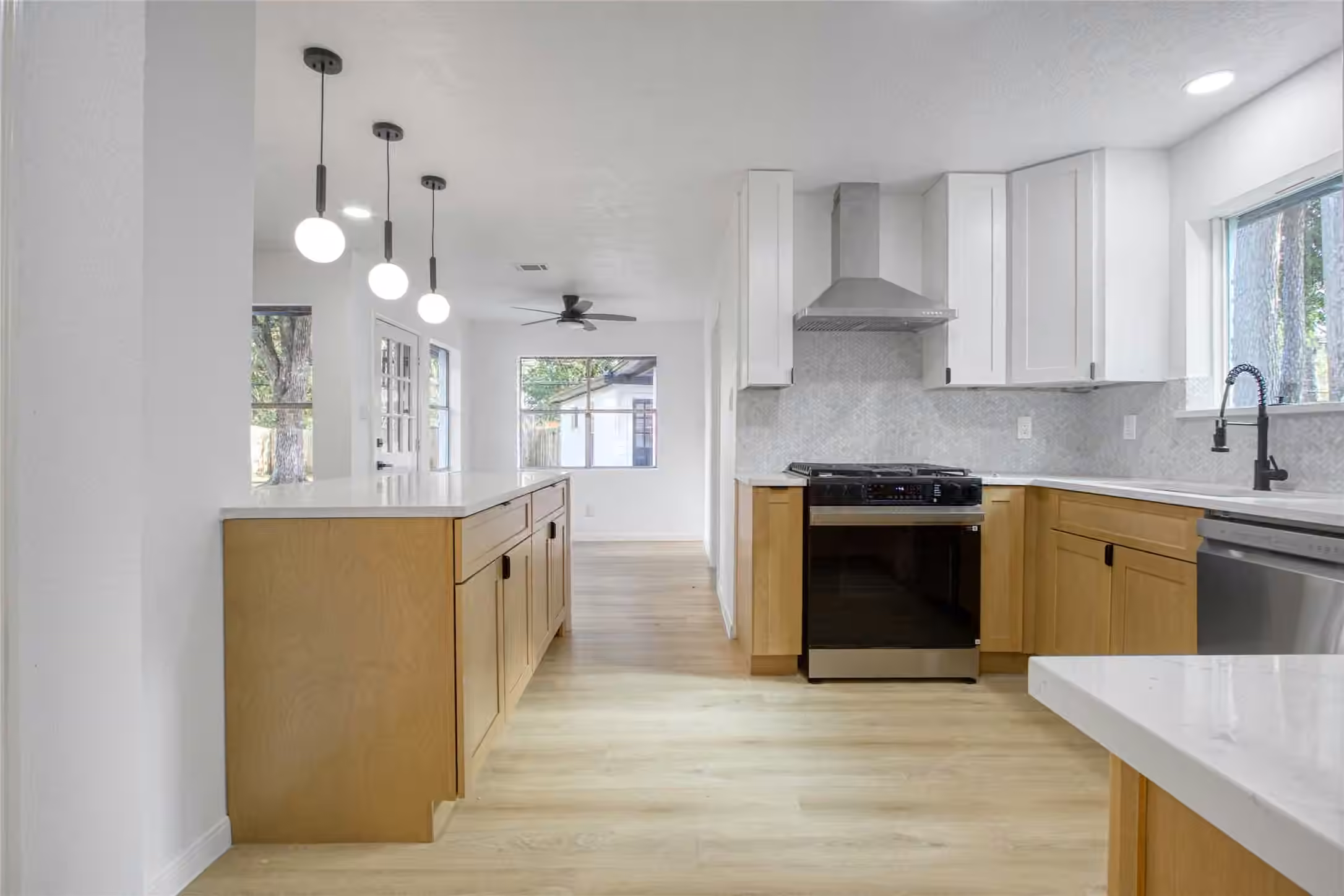 Photo 7 of 9211 Godstone Lane, Spring, TX