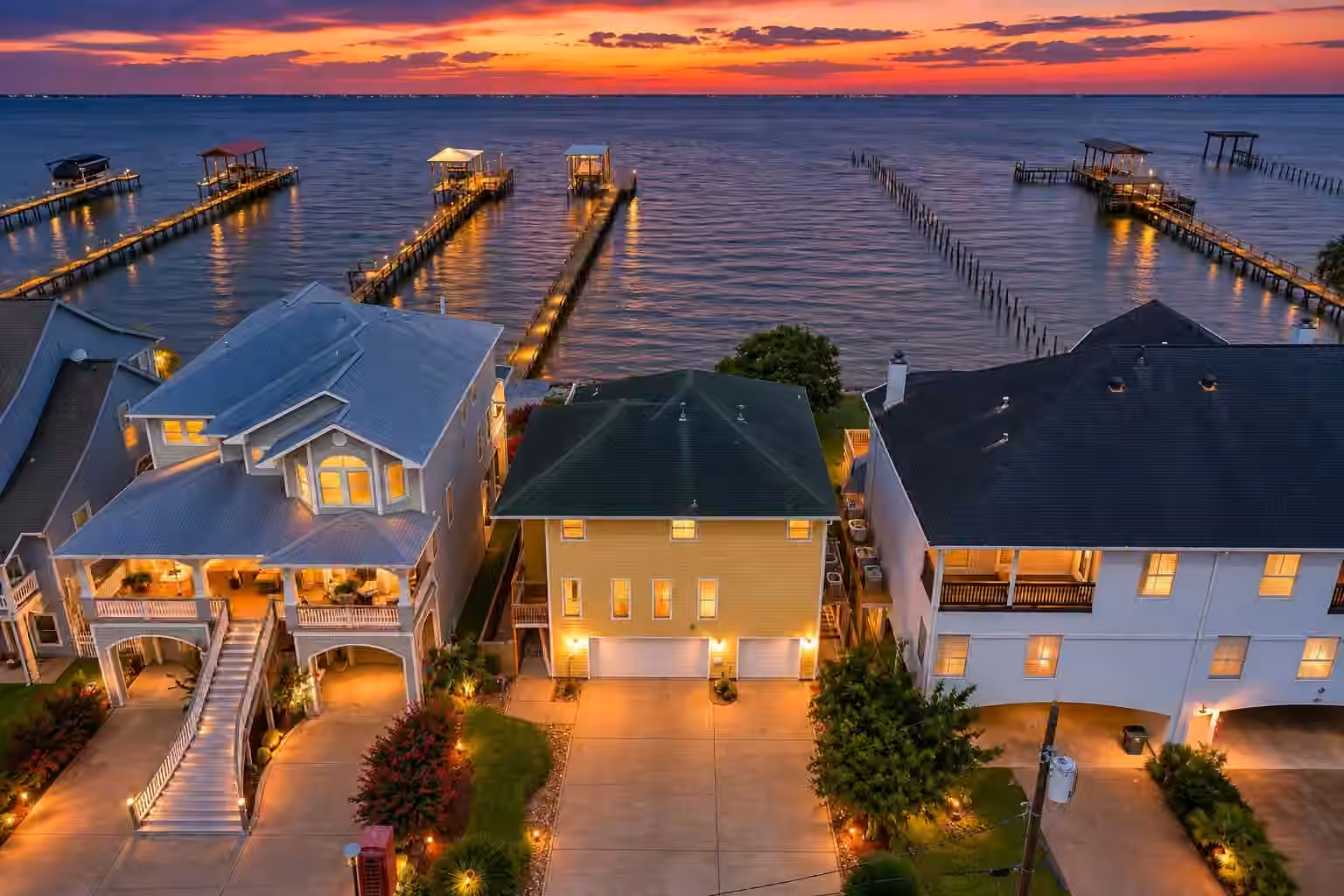 Photo of 804 Bay Avenue, Kemah, TX