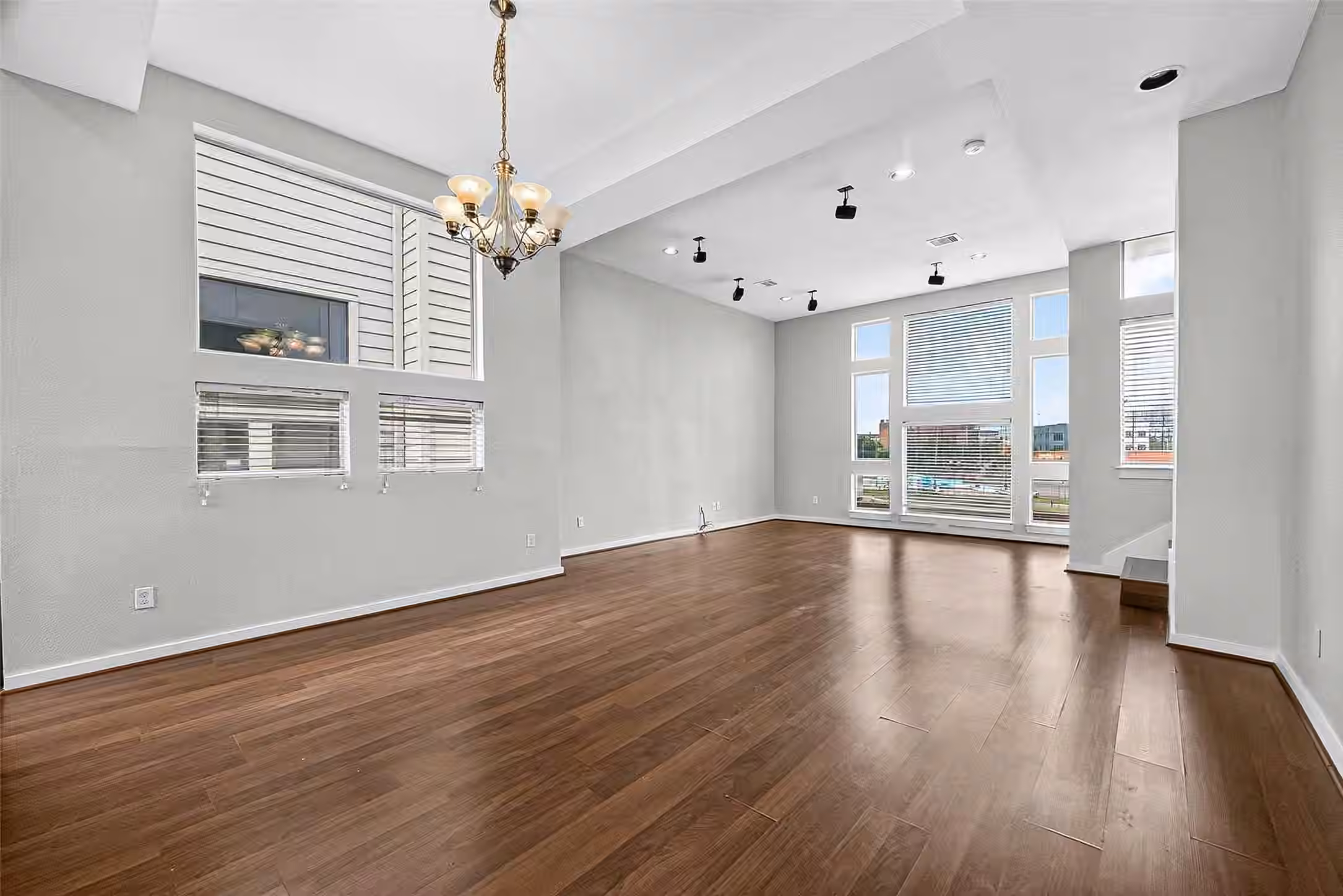 Photo 6 of 2352 Sperber Lane, Houston, TX