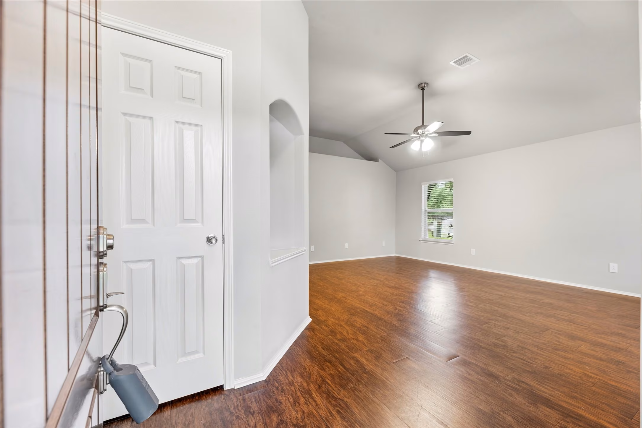 Photo 3 of 17211 Timber Cliff Court, Cypress, TX