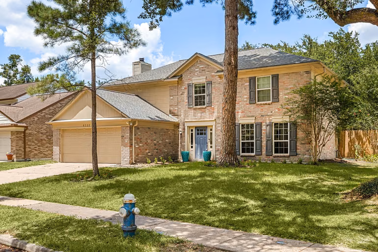 Photo 2 of 8322 Hot Springs Drive, Houston, TX