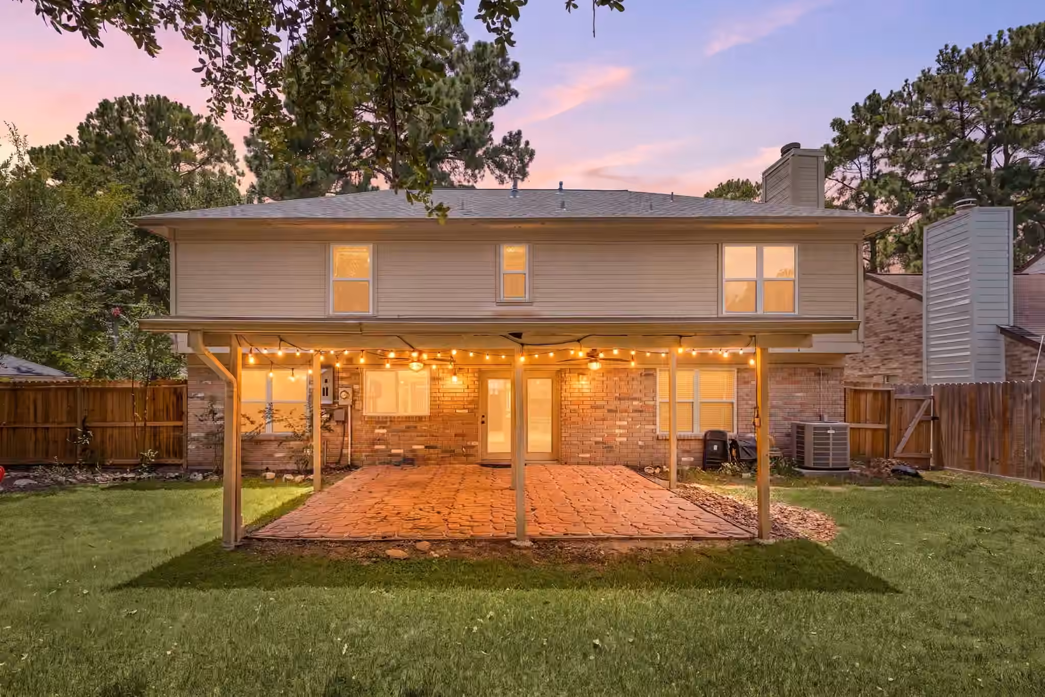 Photo 7 of 8322 Hot Springs Drive, Houston, TX