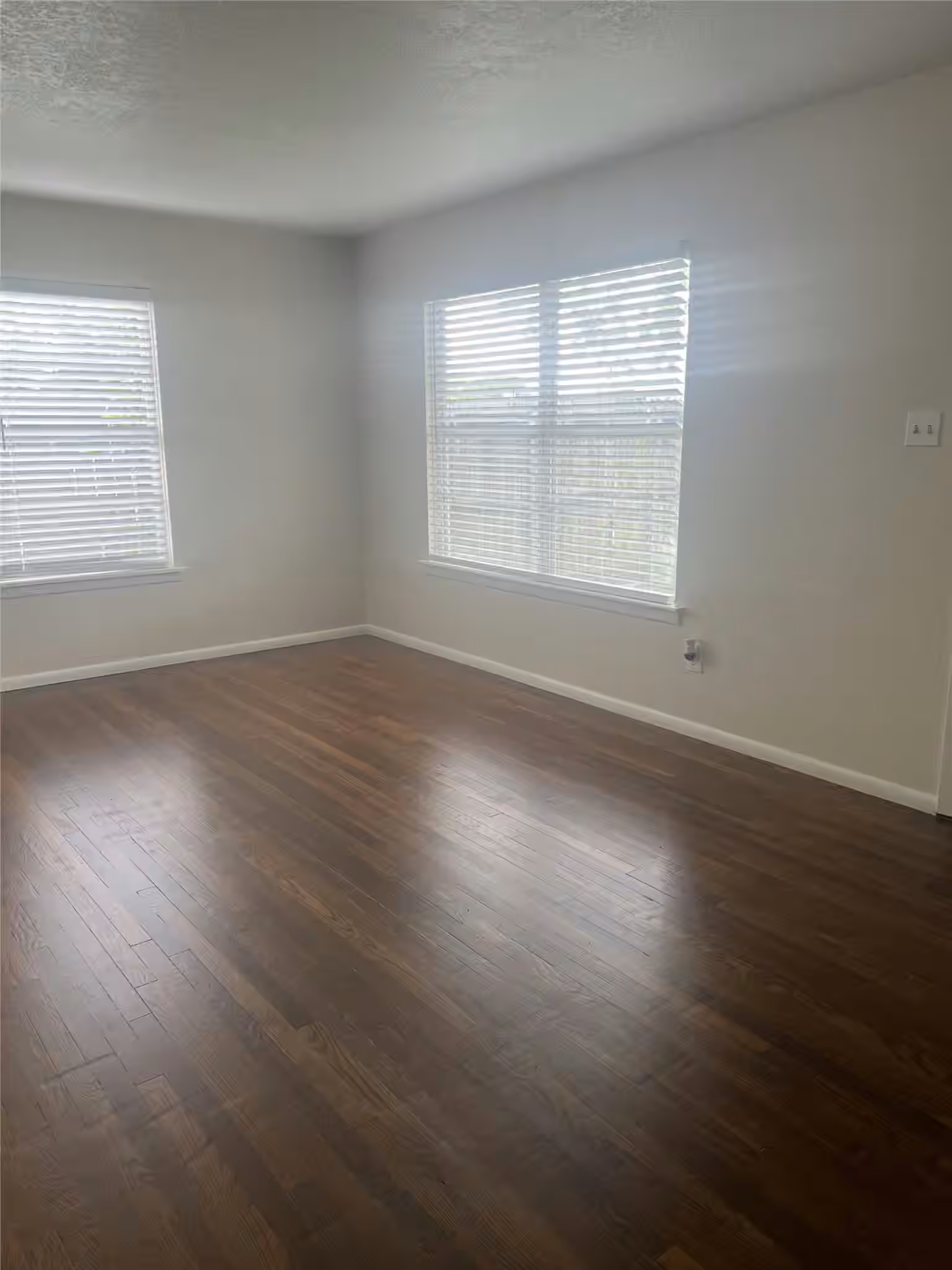 Photo 5 of 102 Forest Oaks Ln, Lake Jackson, TX