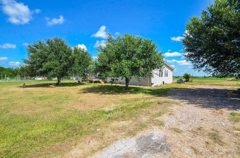Photo of 238 Boone Circle, East Bernard, TX