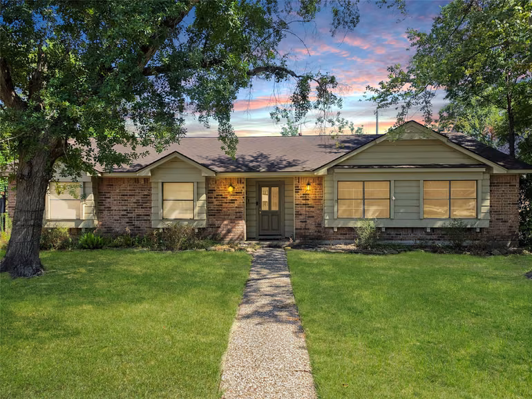 Photo of 10806 Inwood Drive, Houston, TX 77042