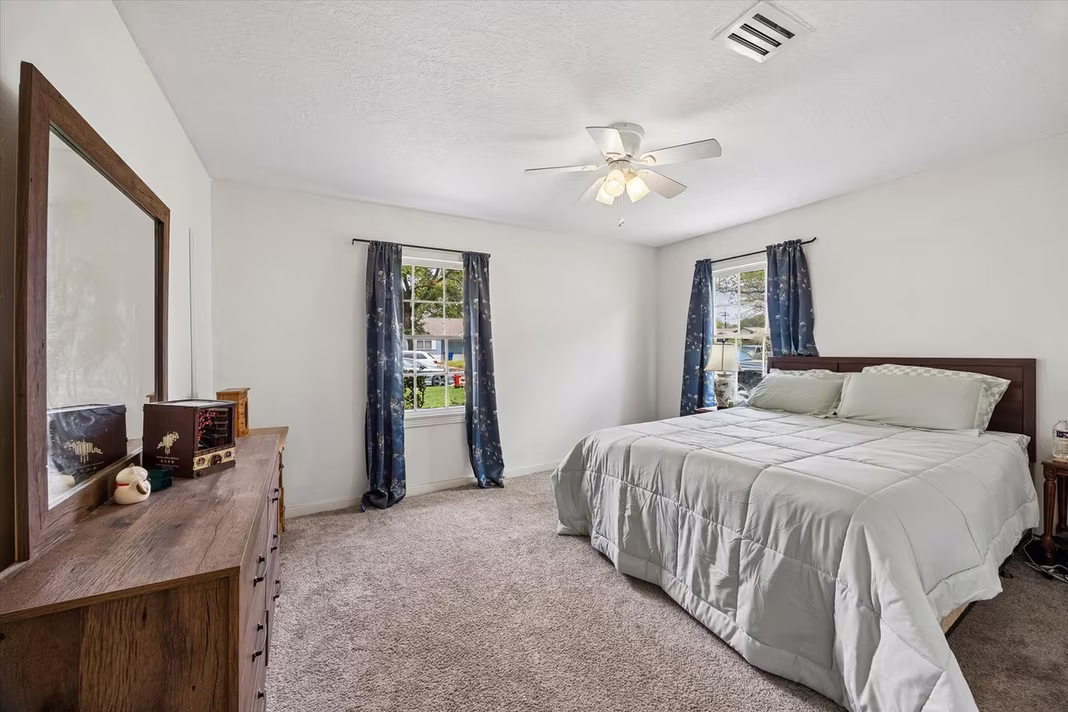 Photo 4 of 1517 Wayside Drive, Texas City, TX