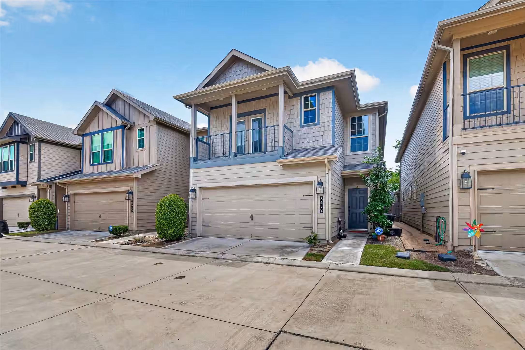 Photo 2 of 8659 Cedardale Park Drive, Houston, TX