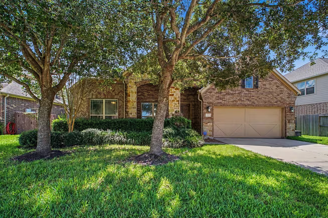 Photo 3 of 296 Westwood Drive Drive, League City, TX