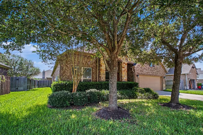 Photo 4 of 296 Westwood Drive Drive, League City, TX