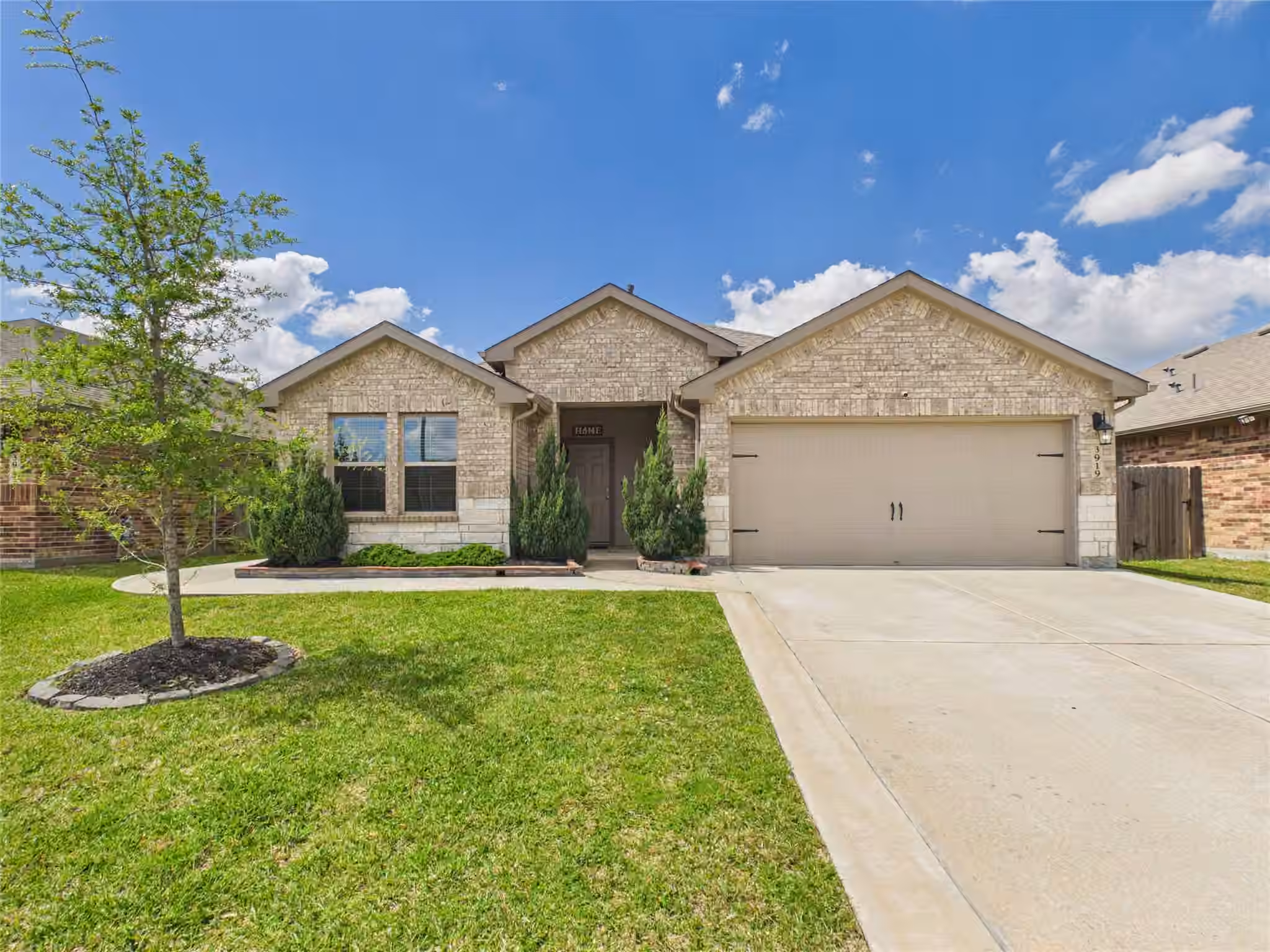 Photo 2 of 3919 Hawaiian Court, Baytown, TX