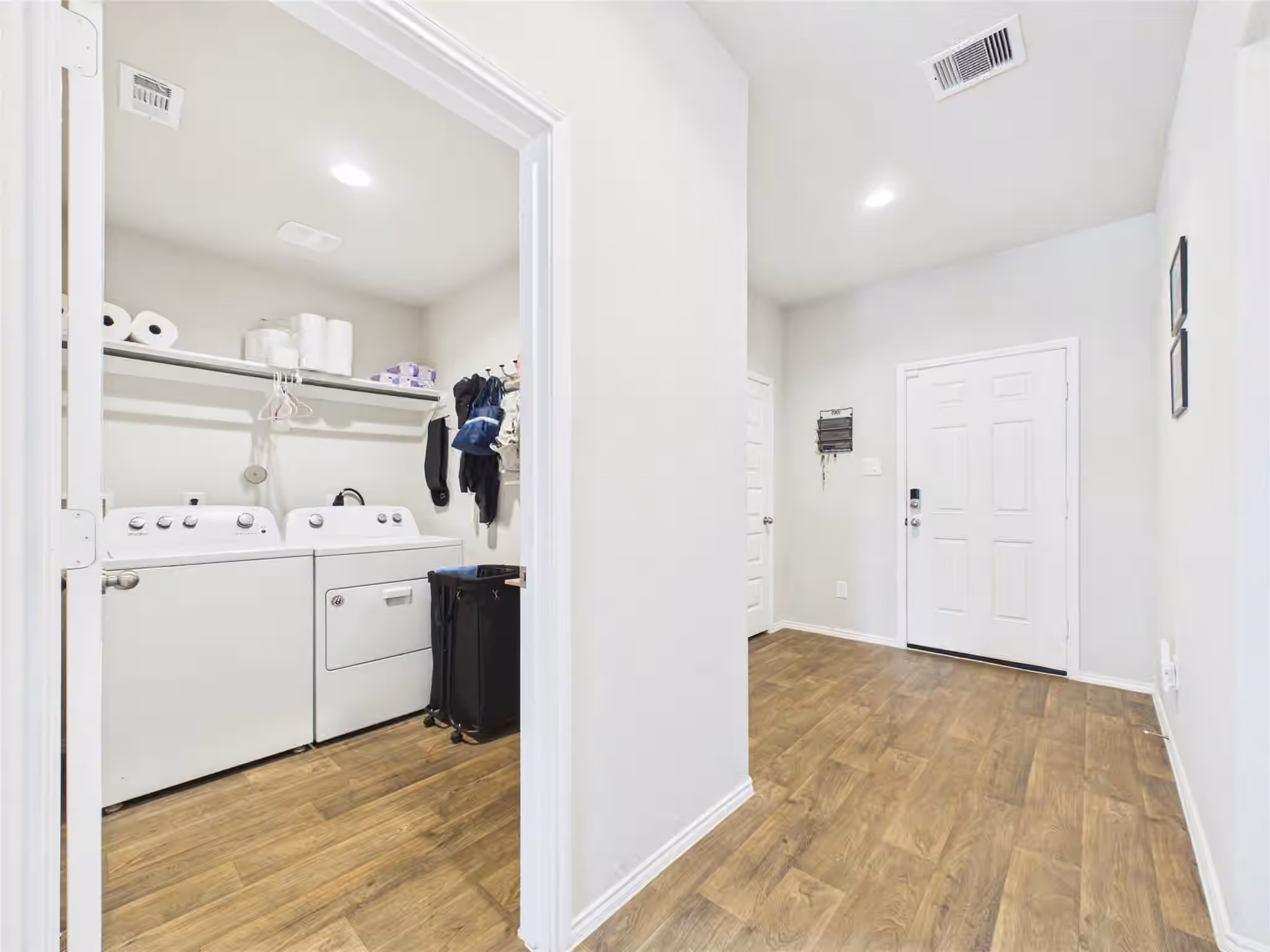 Photo 6 of 3919 Hawaiian Court, Baytown, TX