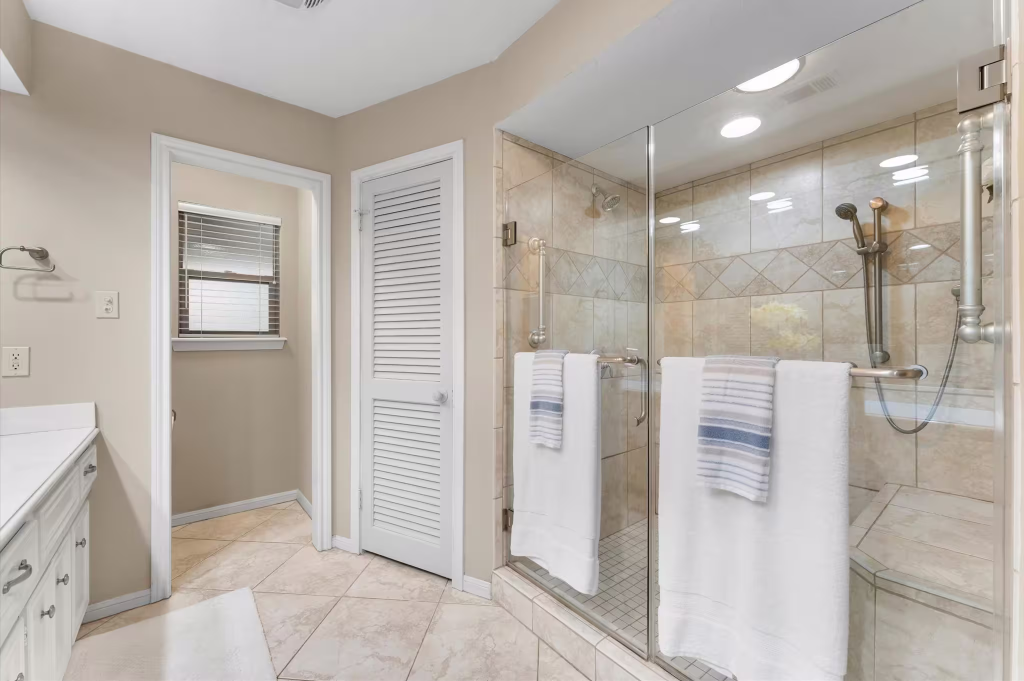 Photo 3 of 3211 Candleknoll Drive, Spring, TX