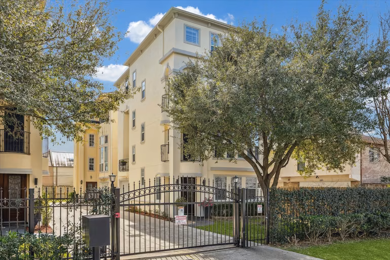 Photo 5 of 5717 Val Verde Street C, Houston, TX