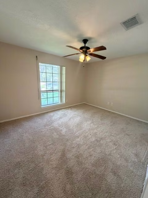 Photo 3 of 3307 S Peach Hollow Circle, Pearland, TX