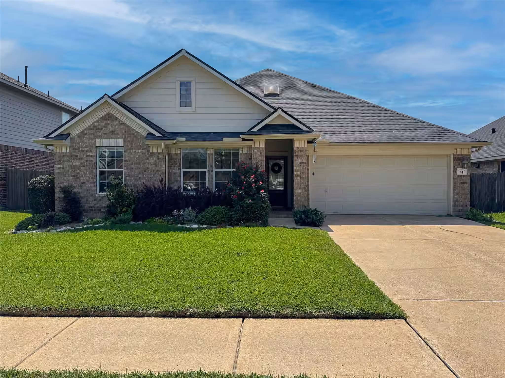 Photo 2 of 14 Palmdale Lane, Manvel, TX