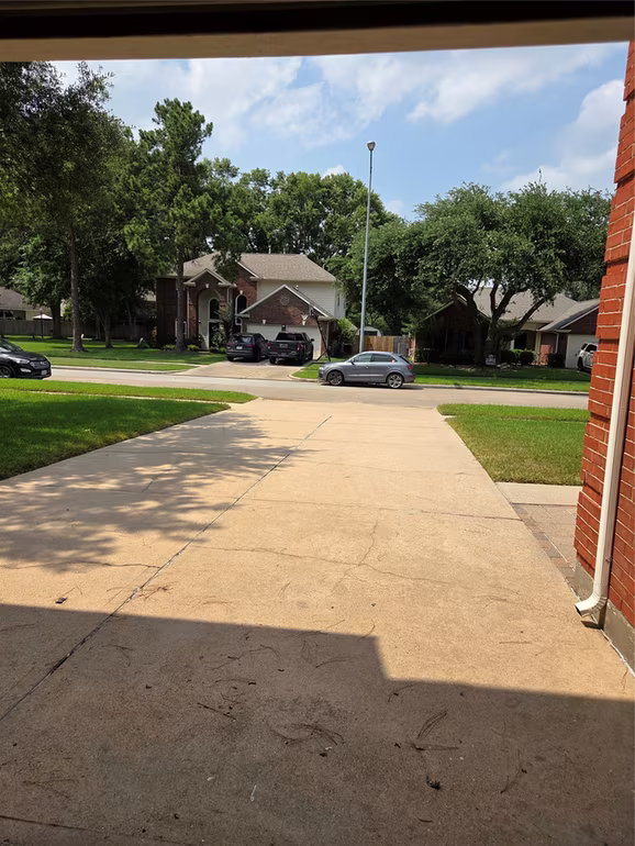 Photo 3 of 16111 Aberdeen Forest Drive, Houston, TX