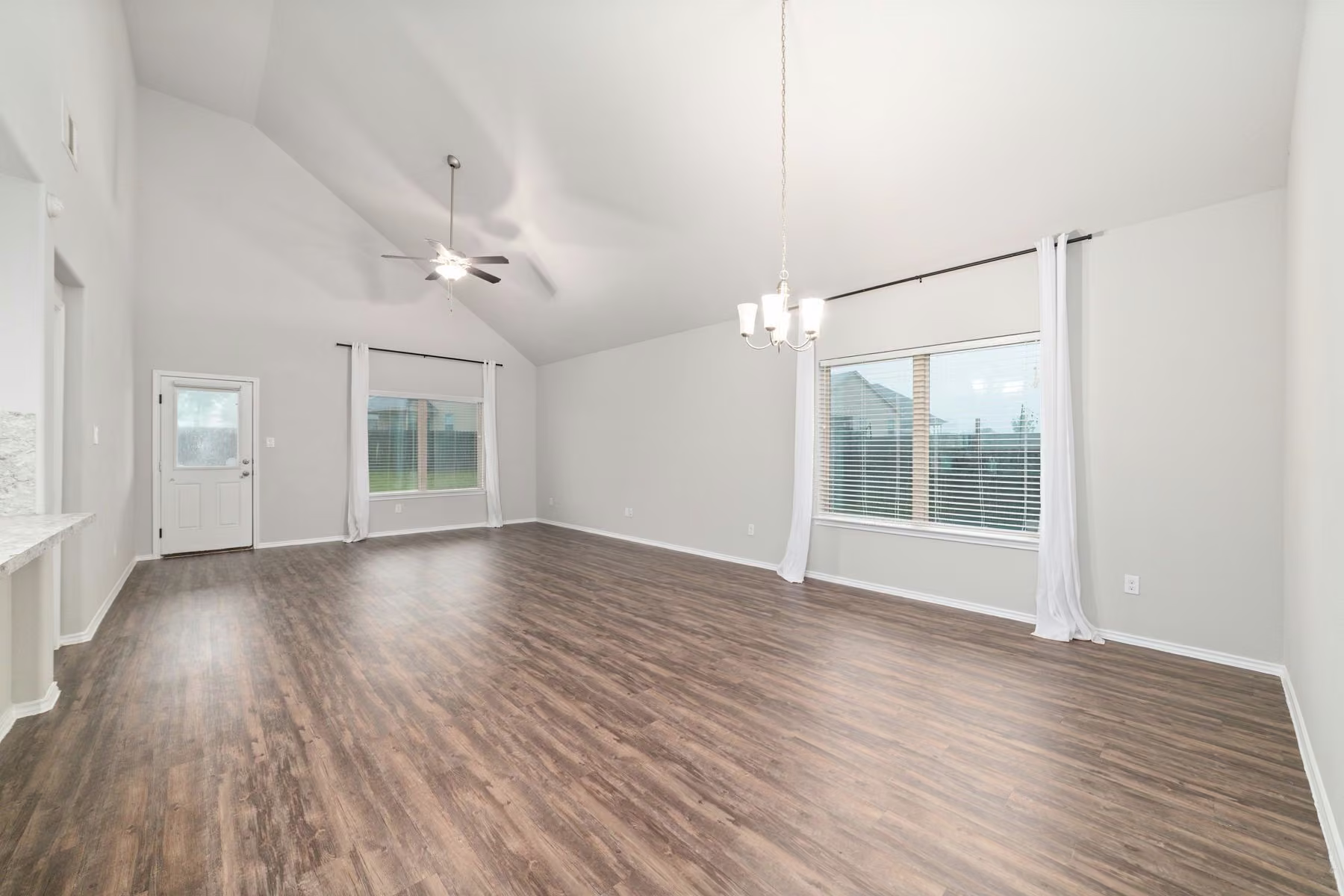 Photo 5 of 14005 Silver Falls Court, Conroe, TX
