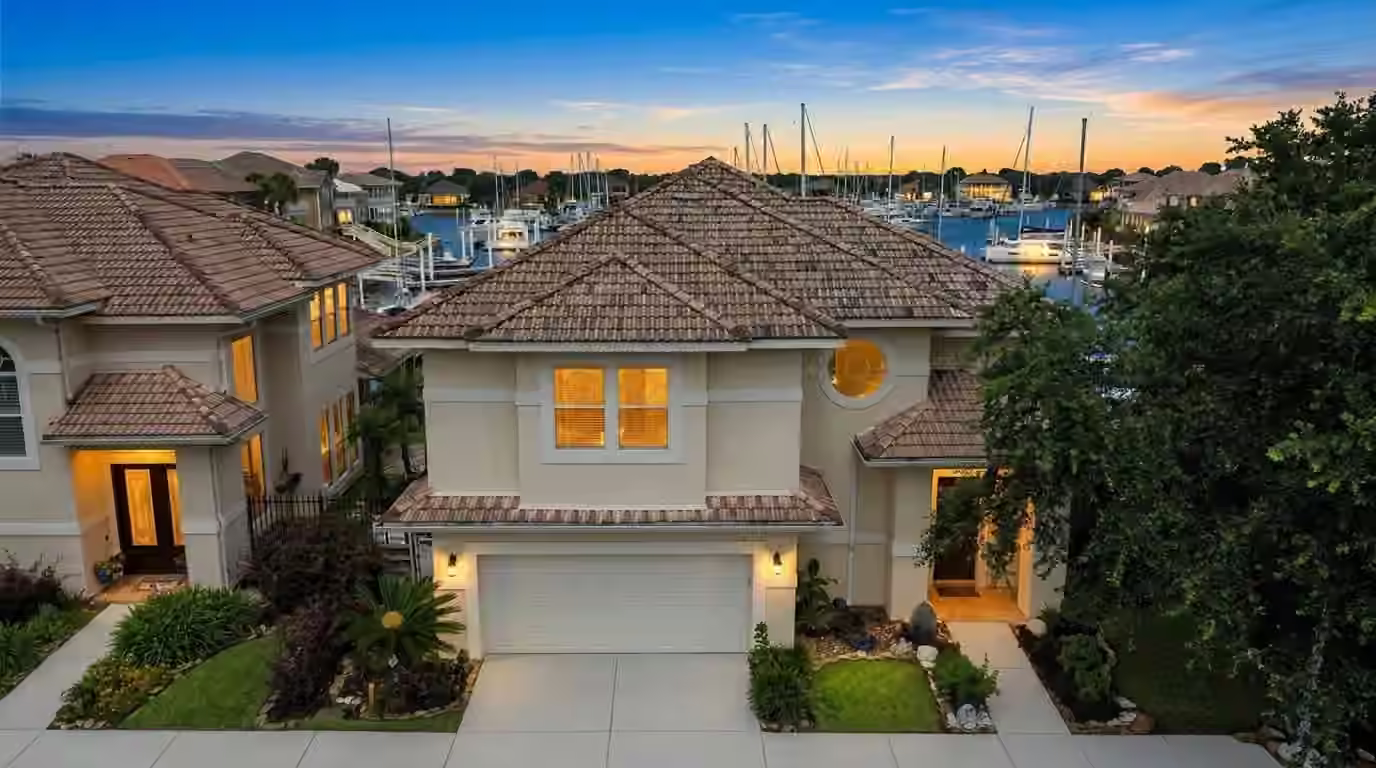 Photo of 411 Harborside Way, Kemah, TX