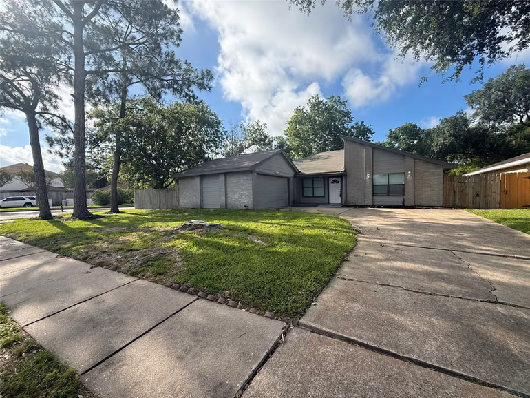 Photo 5 of 13303 Sheer Water Drive, Houston, TX